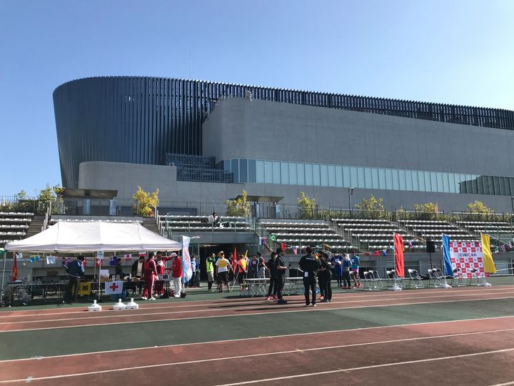 会場